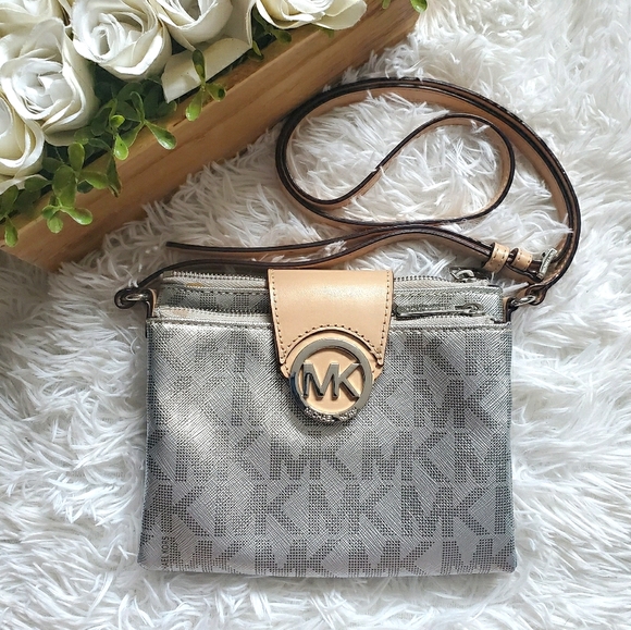 Michael Kors Handbags - Michael Kors Metallic Wallet Crossbody Bag